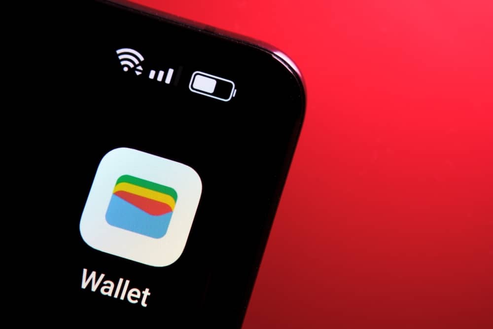 Application wallet sur un smartphone que l'on désinstalle